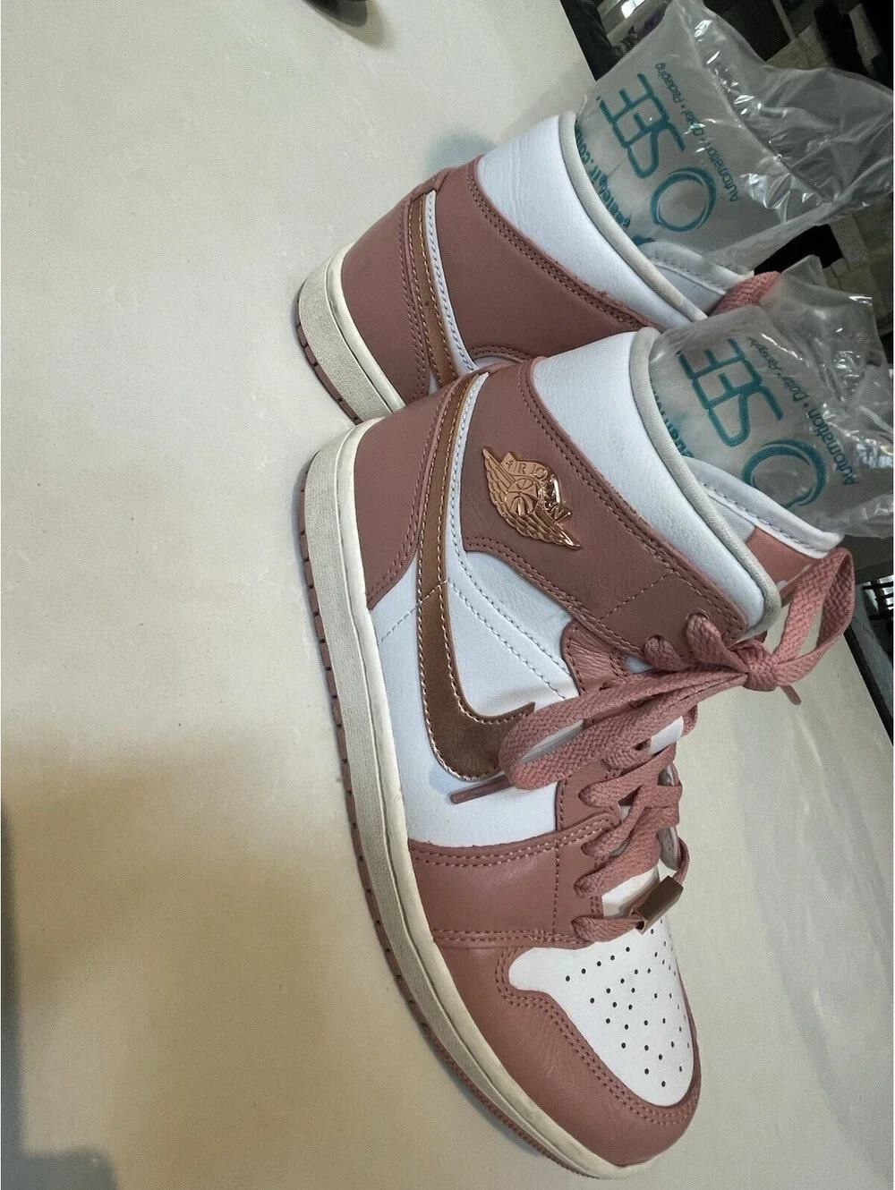 Nike Air Jordan 1 Mid FB9892-670 Pink White Bronze Men’s Size 8.5